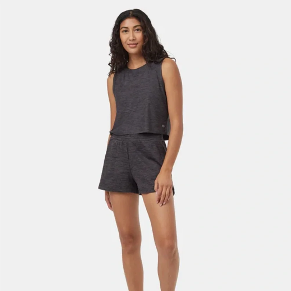 Active Soft Knit Light Crew Tank (Crop) NWT - Picture 2 of 5